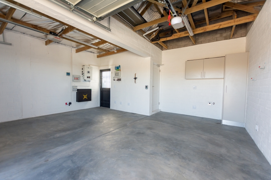 2 Bedroom Property for Sale in Middedorp Western Cape